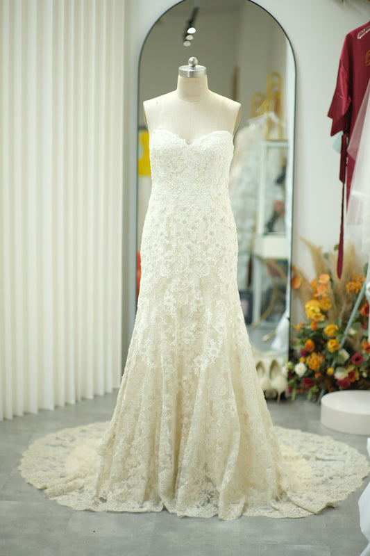 BG-WED-AME-10042 WEDDING GOWN LUX FABRIC FULL FABRIC LACE WITH BEADED SIZE S BUST 86-90 WAIST 70-72 HIP 100