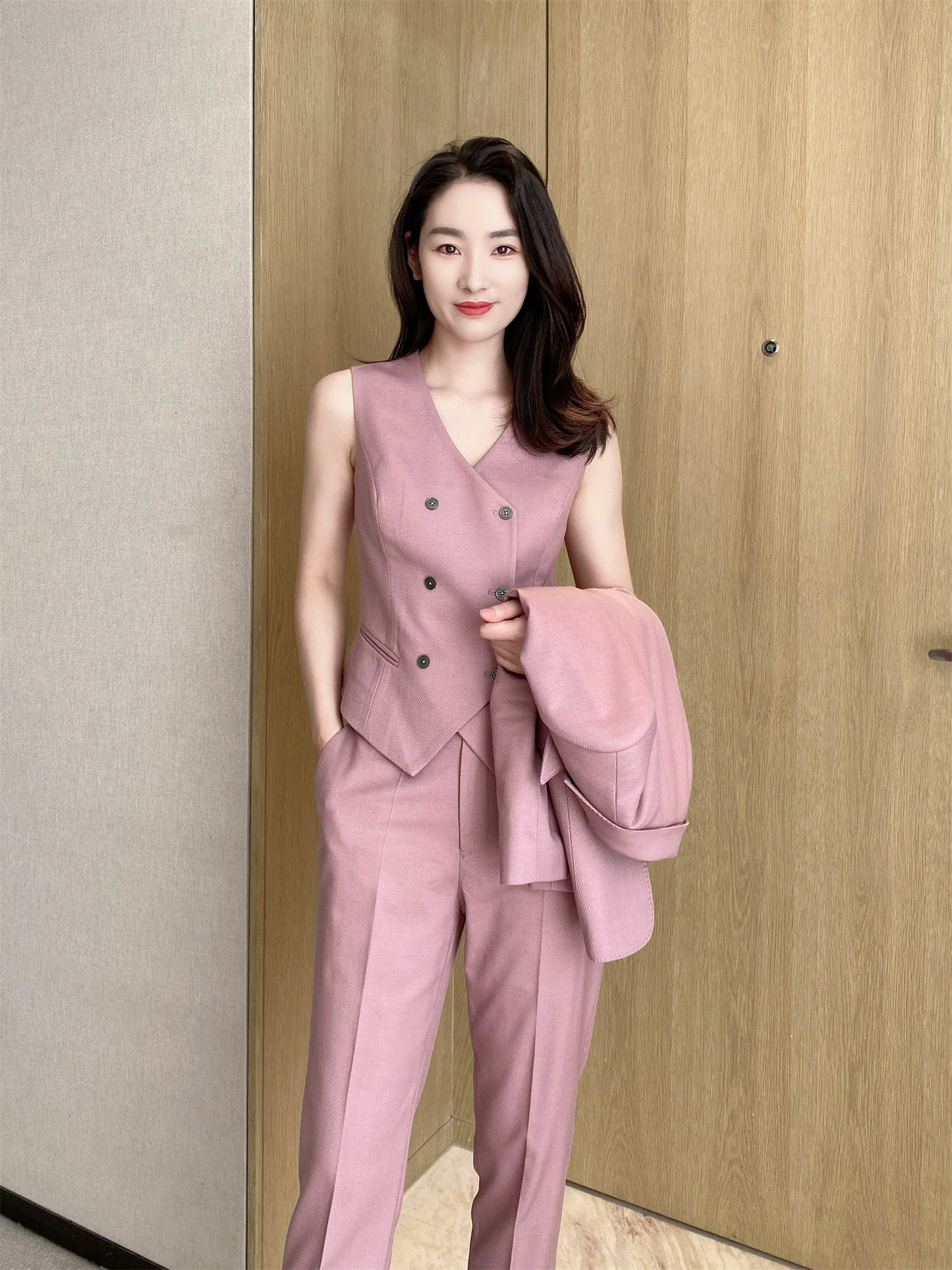Fuchsia Ice Rose Powder Women's Slim Fit 3-Piece Suit Set