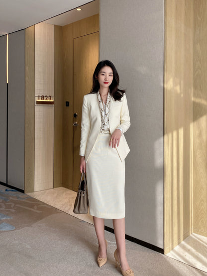 Off-White Elegant Fitted Jacket with Matching Skirt Chanel Style