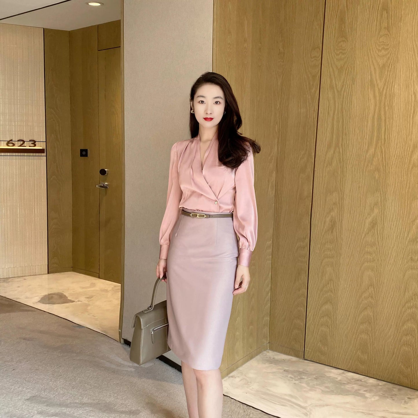 Elegant Autumn Long‑Sleeve V‑Neck Casual Shirt for Women