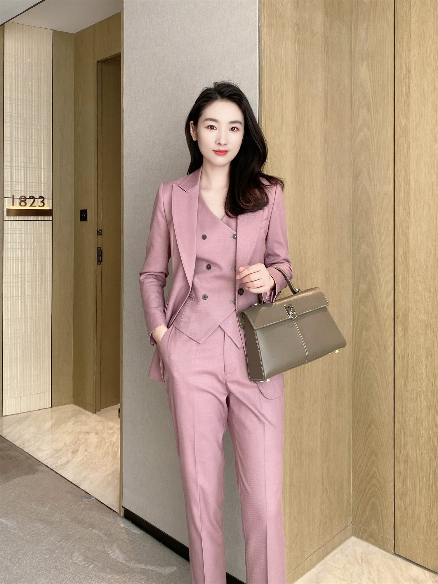 Fuchsia Ice Rose Powder Women's Slim Fit 3-Piece Suit Set