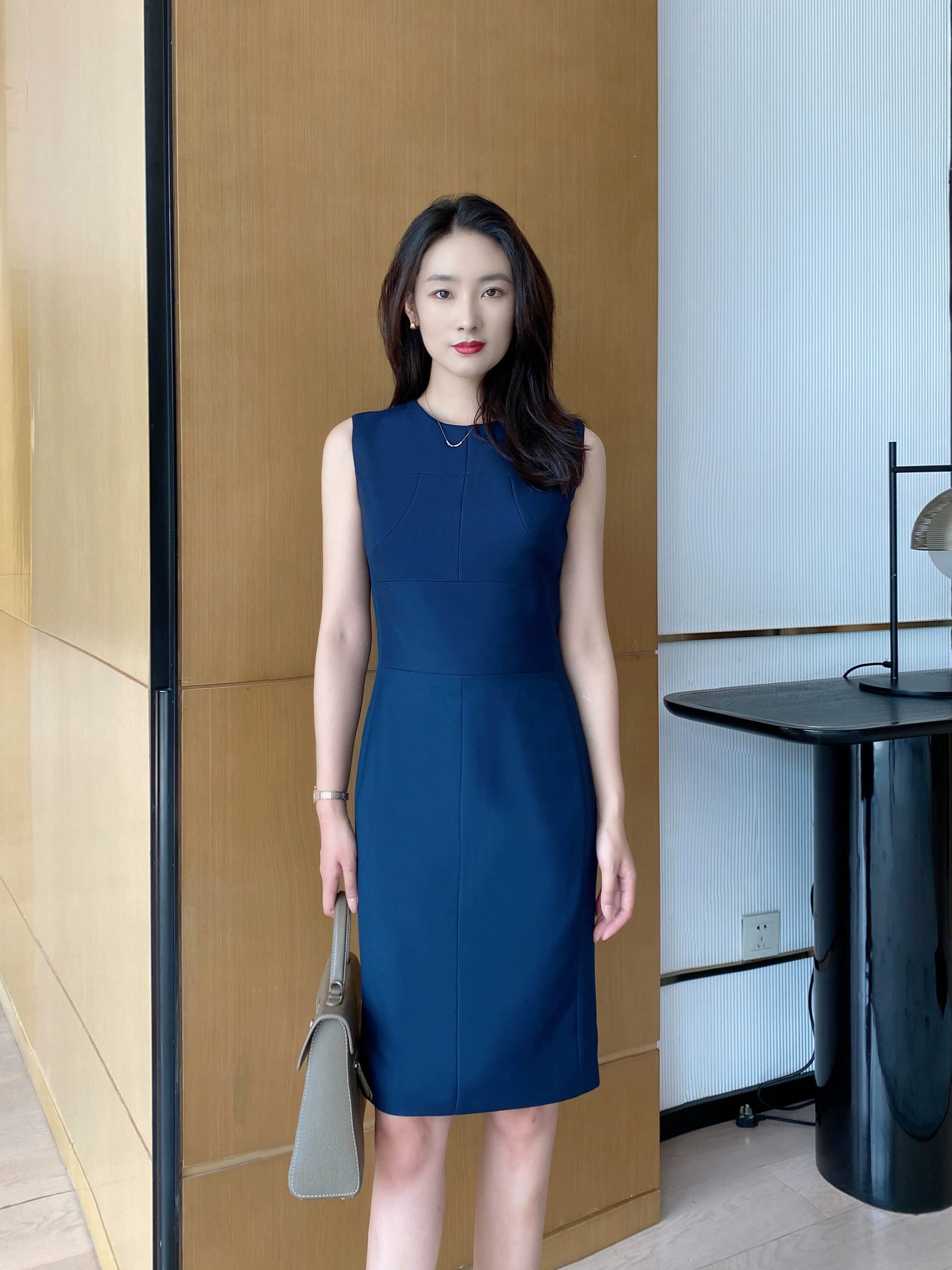 Hidden Green Sleeveless Autumn Dress for Women – Elegant Fit
