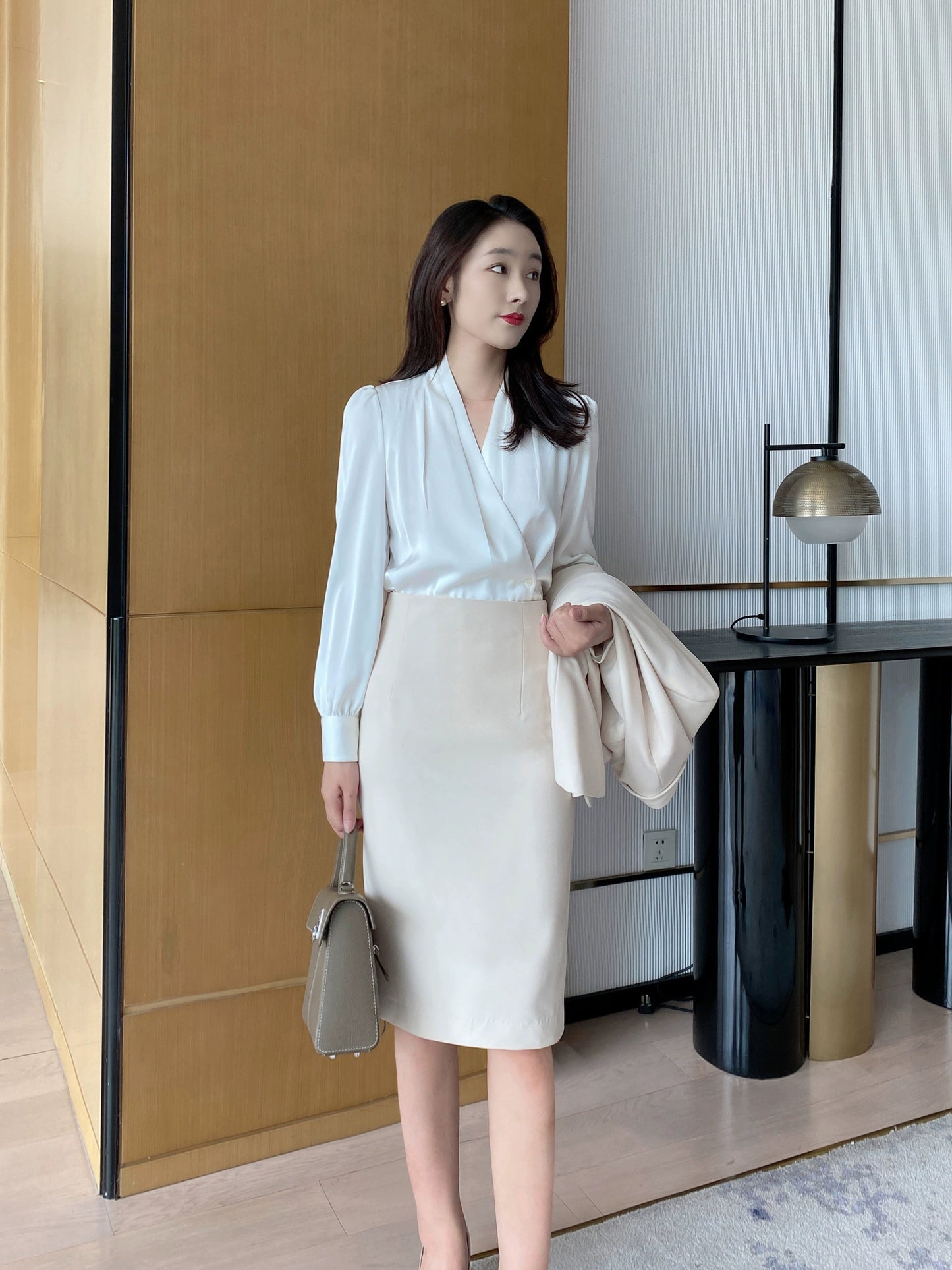 Elegant Off-White Women's Suit Jacket with A-Line Skirt