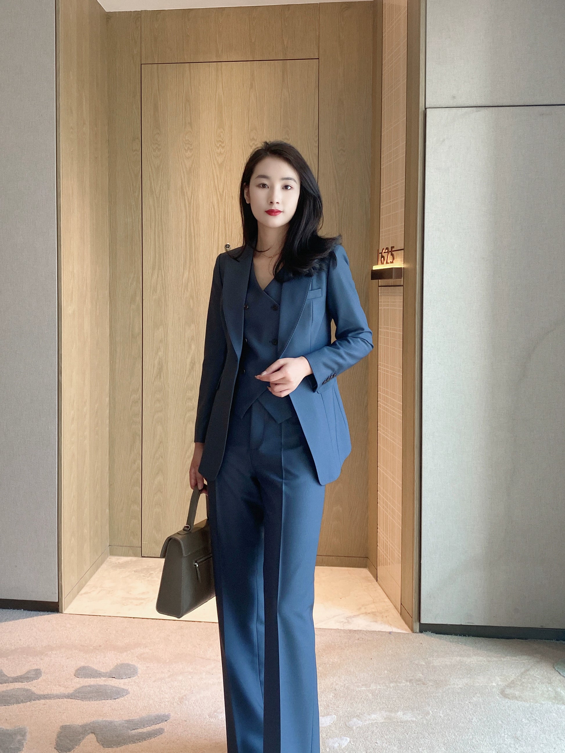Elegant Dan Qing Three-Piece Women's Suit Set Jacket Vest Trousers