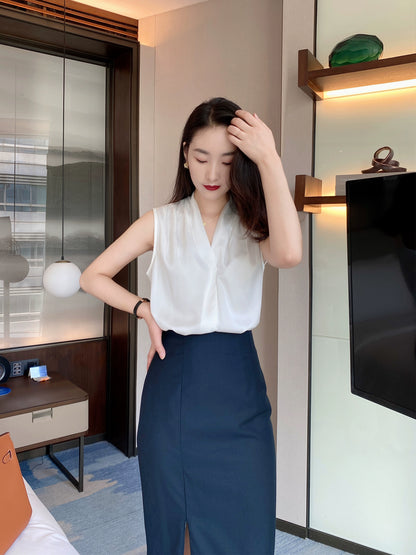 Autumn white sleeveless V-neck vest top for women