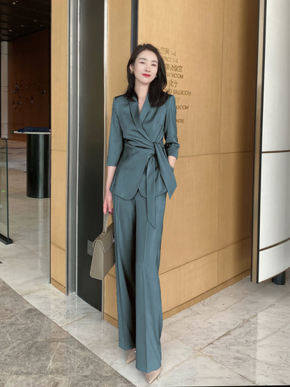 Elegant Green Fitted Classic Suit with Brace and Trousers