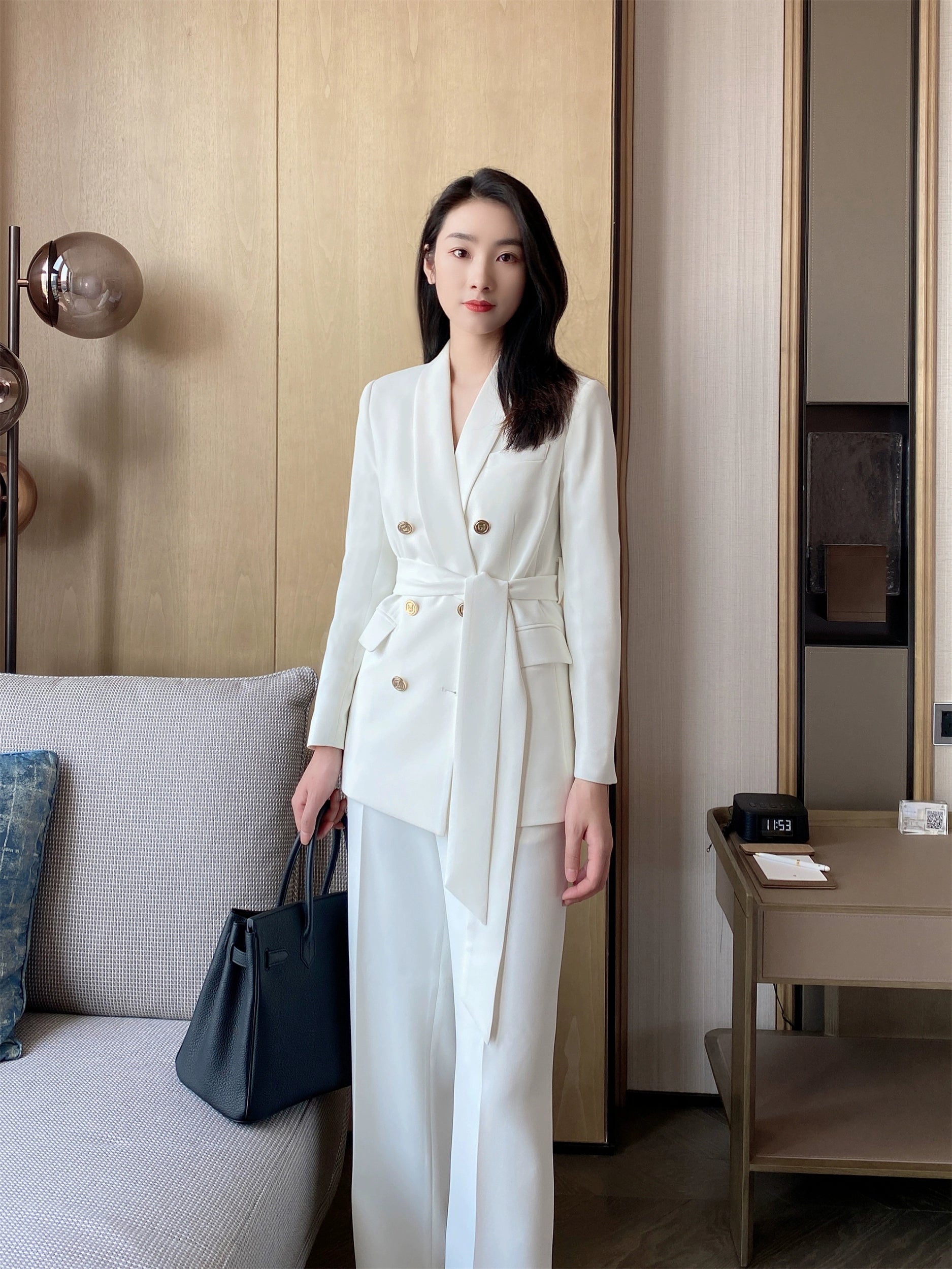 Elegant White Classic Suit Jacket and Trousers Set