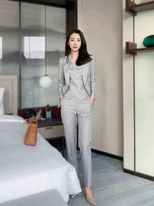 Light Grey Autumn Classic 3‑Piece Slim Fit Suit Set