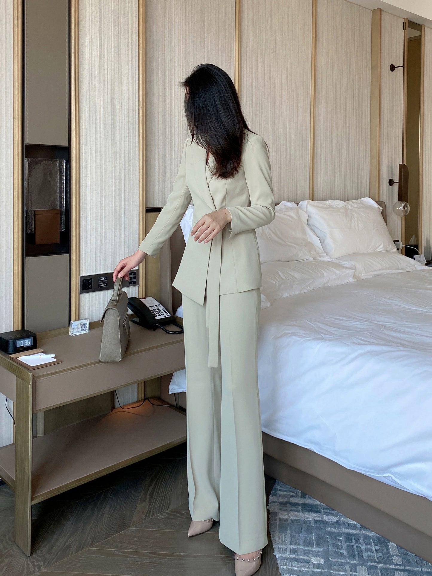 Avocado Green Slim-Fit Women's Suit Set with Trousers