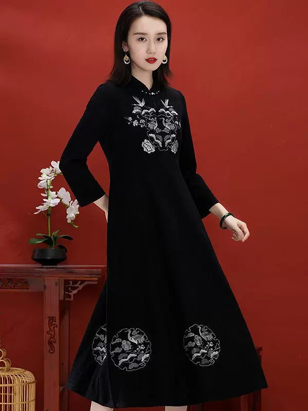 Women's Mid-Length Chinese Style Qipao Dress with Embroidered Collar