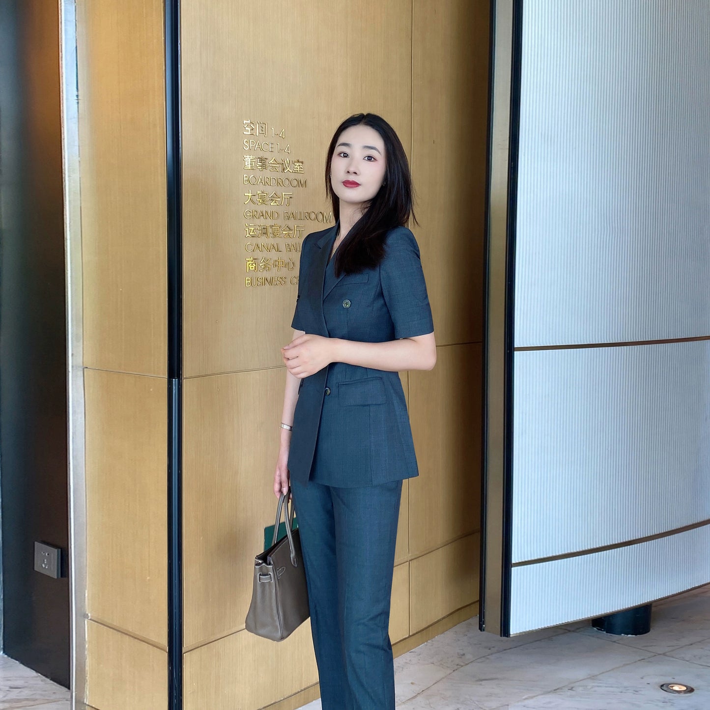 Elegant Dark Gray Slim Fit Suit Jacket with Matching Trousers