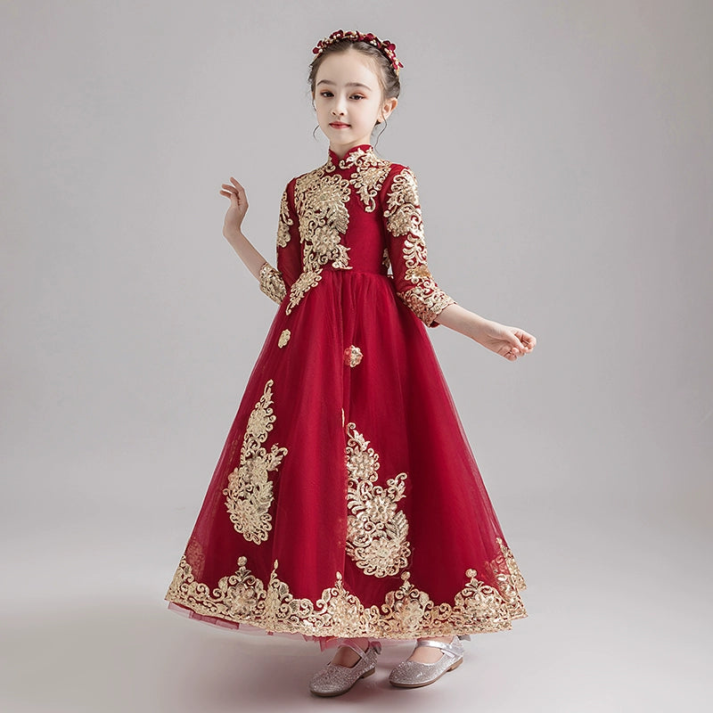 Elegant Princess Gown: Long-Sleeve Winter Wedding Dress for Girls' Piano Performance