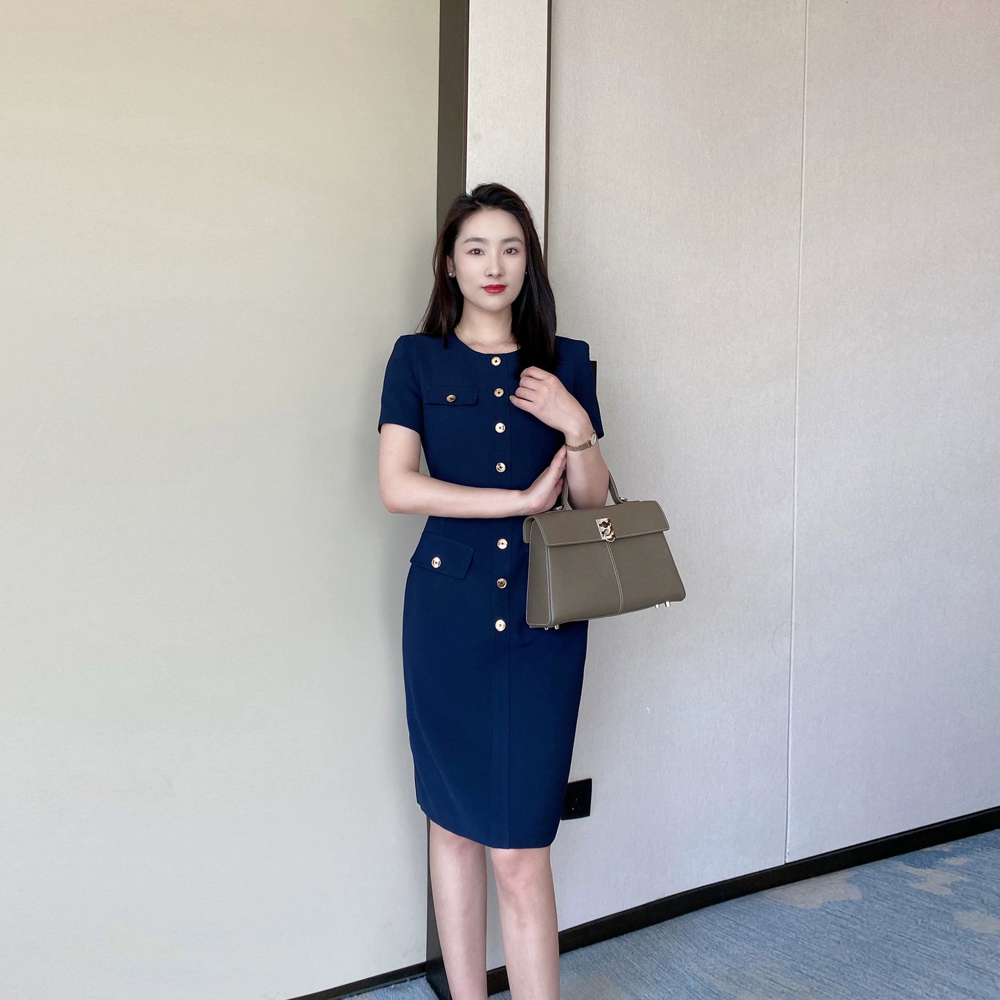 Elegant Summer Fitted Midi Dress with Short Sleeve – Navy