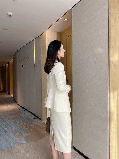 Off-White Elegant Fitted Jacket with Matching Skirt Chanel Style