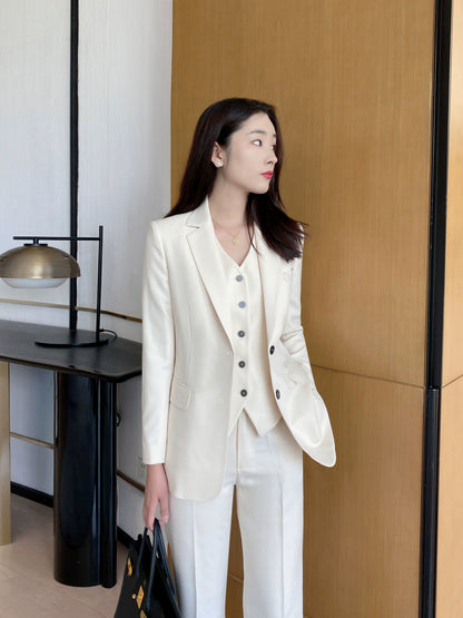 Elegant White Fitted Classic Suit Set for Women