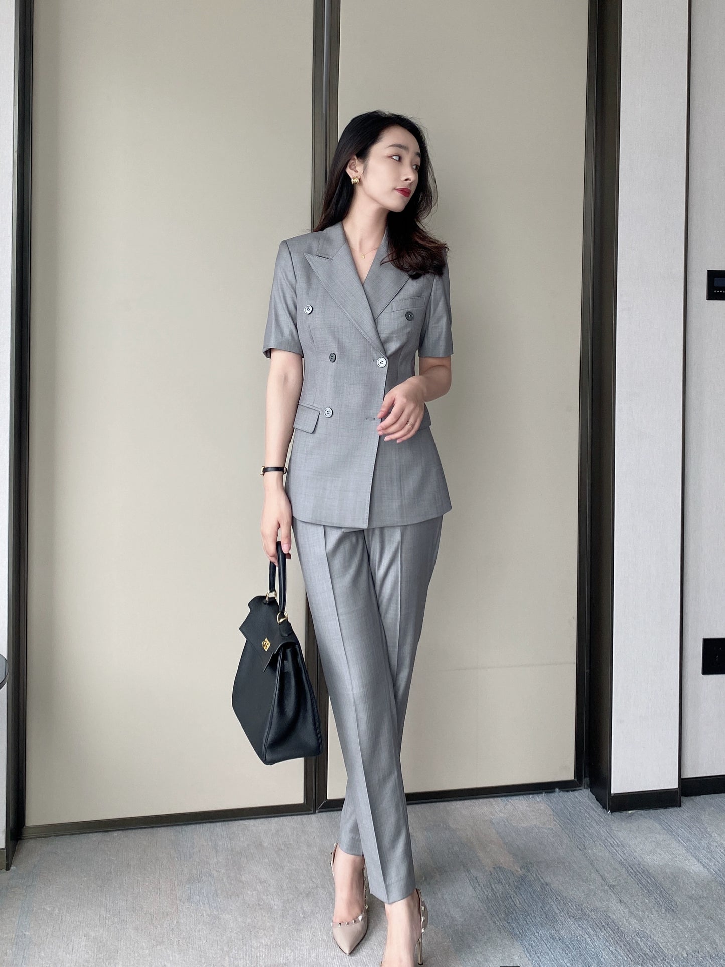 High-End Light Grey Short‑Sleeve Summer Suit Set for Office