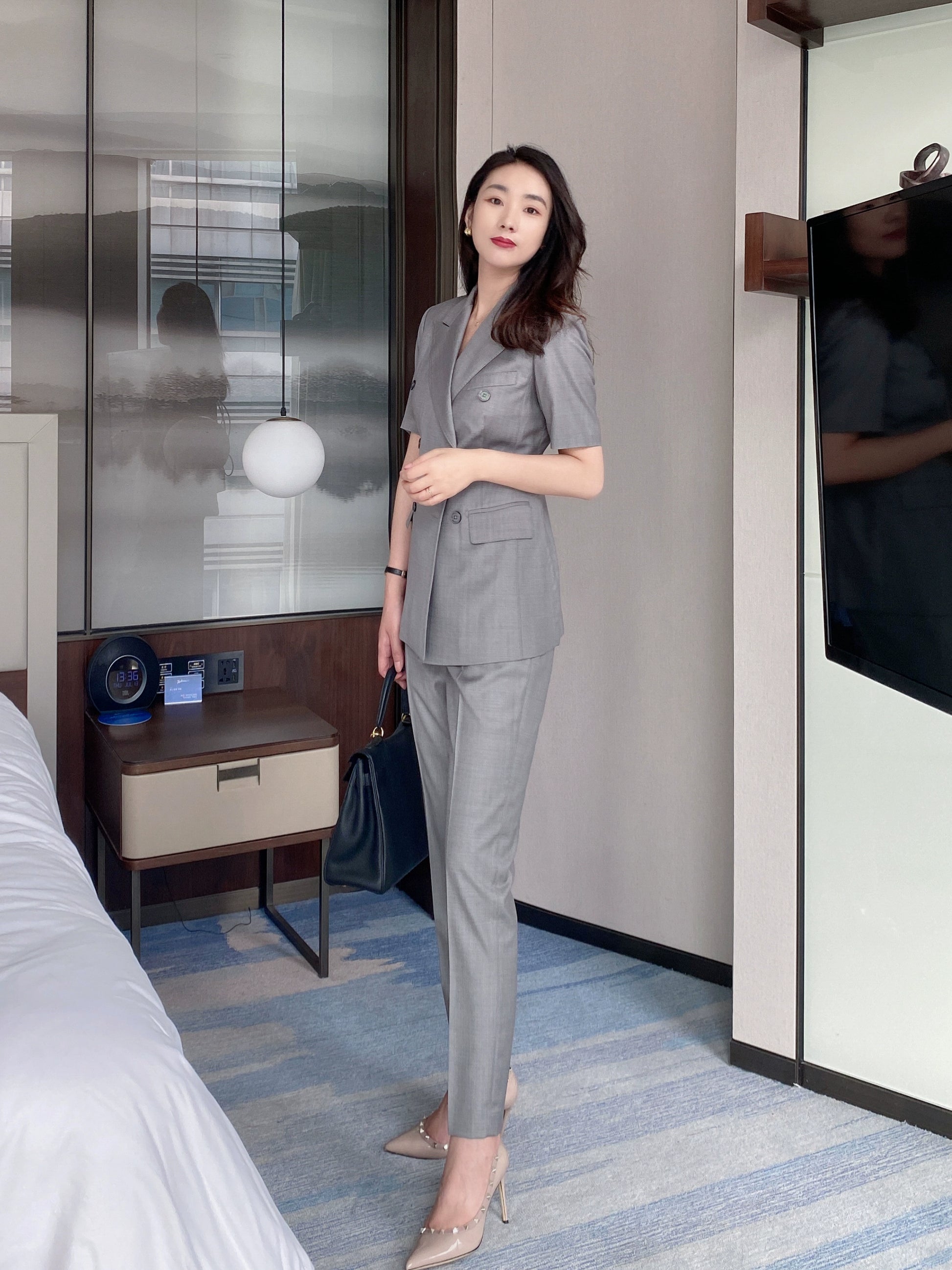 High-End Light Grey Short‑Sleeve Summer Suit Set for Office