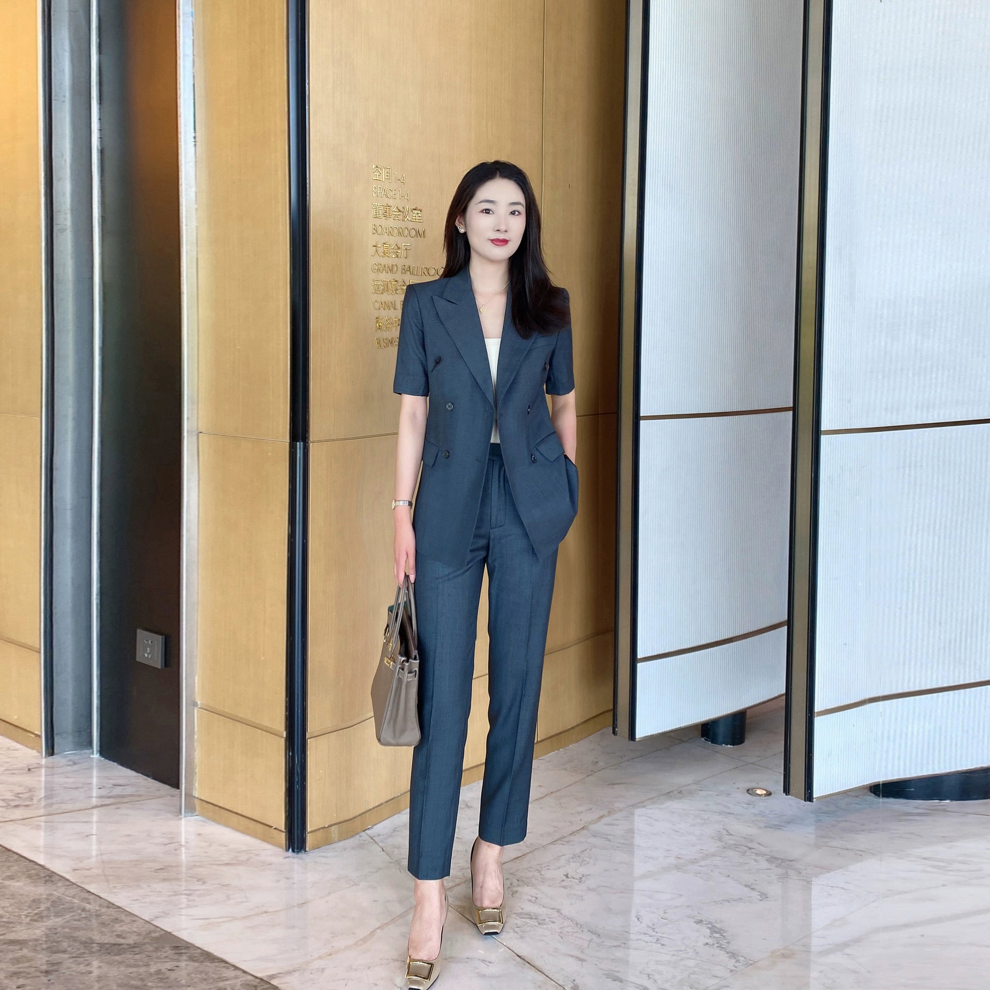 Elegant Dark Gray Slim Fit Suit Jacket with Matching Trousers