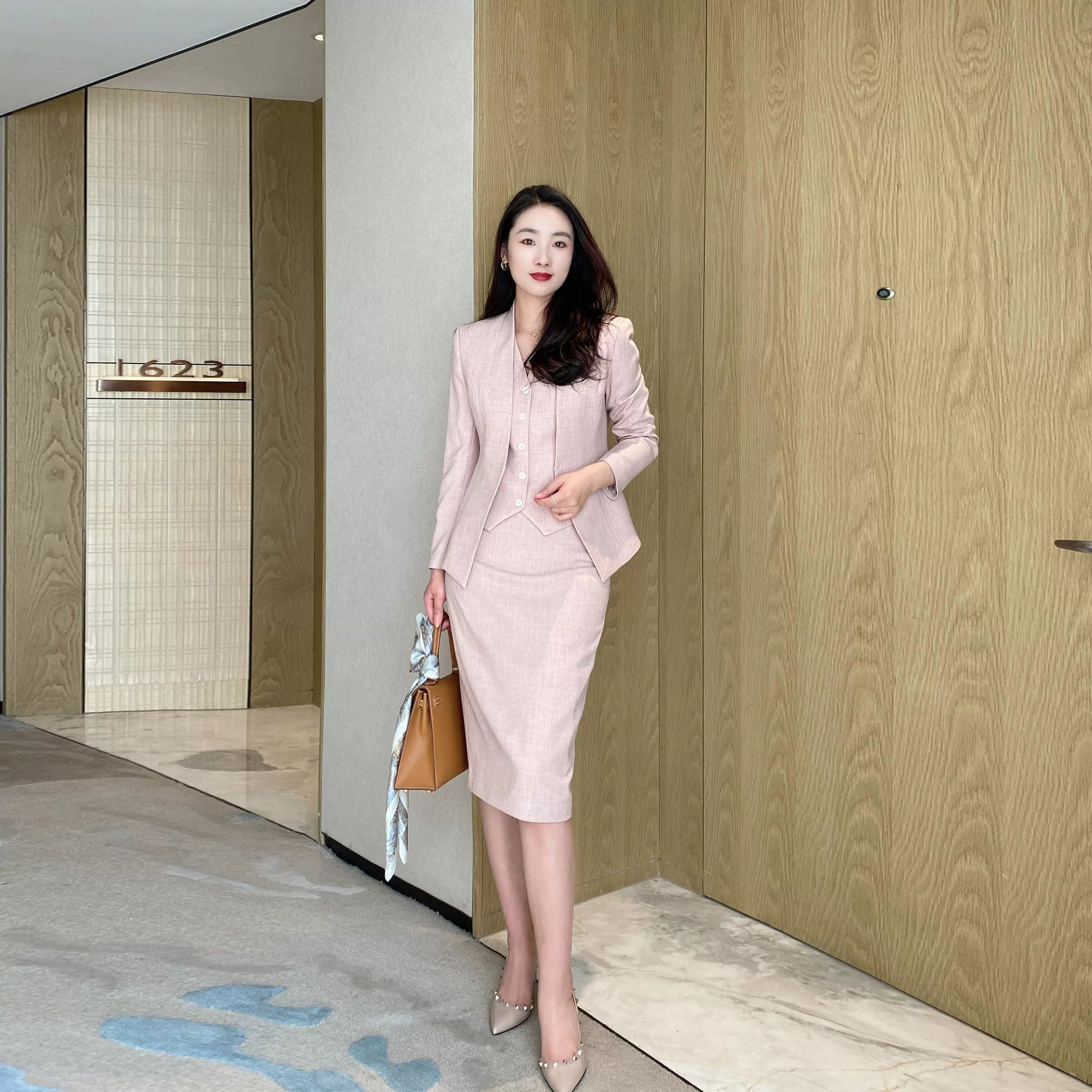 Elegant Spring Women's Three-Piece Suit Set with Hip Accent