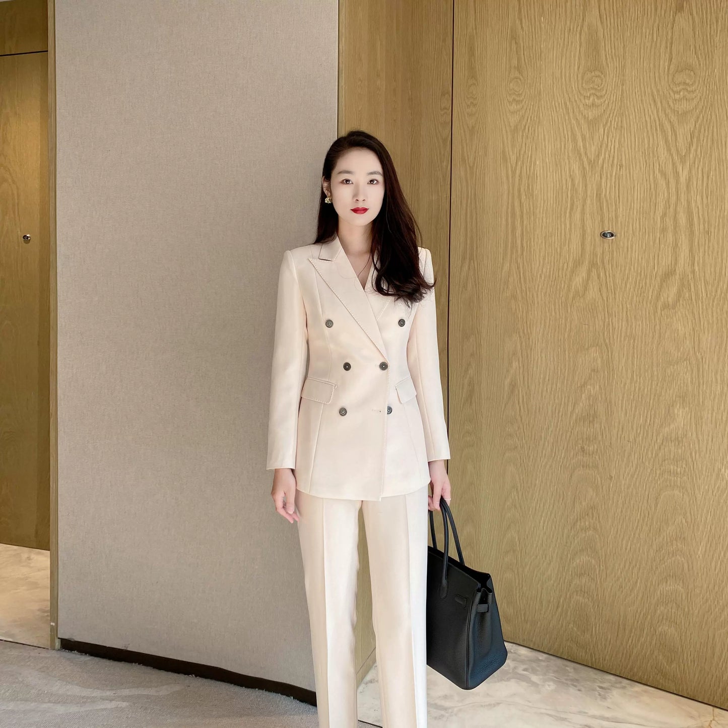 Beige Autumn Classic Suit with Tailored Trousers – Bright Style