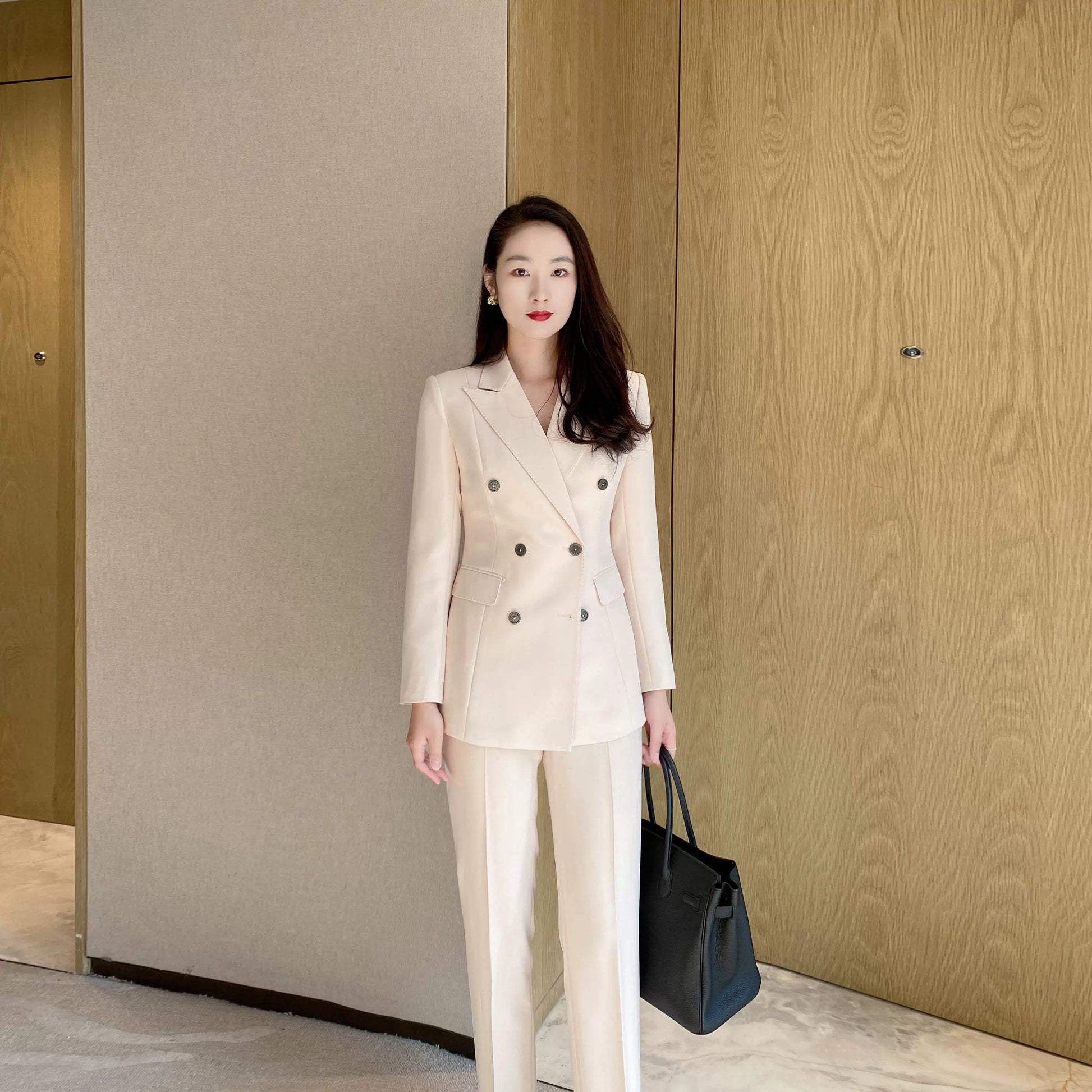 Beige Autumn Classic Suit with Tailored Trousers – Bright Style