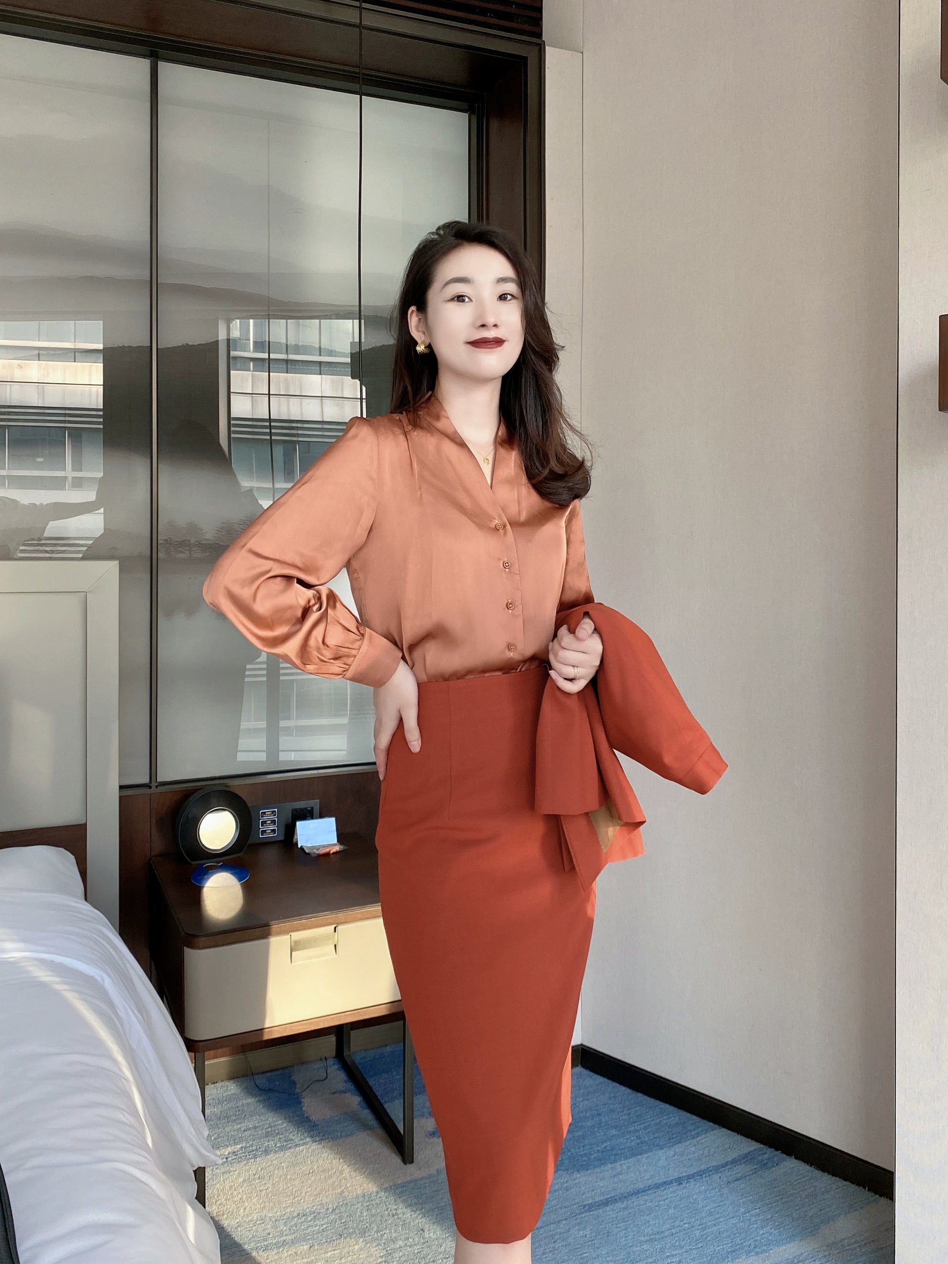 Rust Red V‑Neck Slim‑Fit Autumn Work Shirt for Women