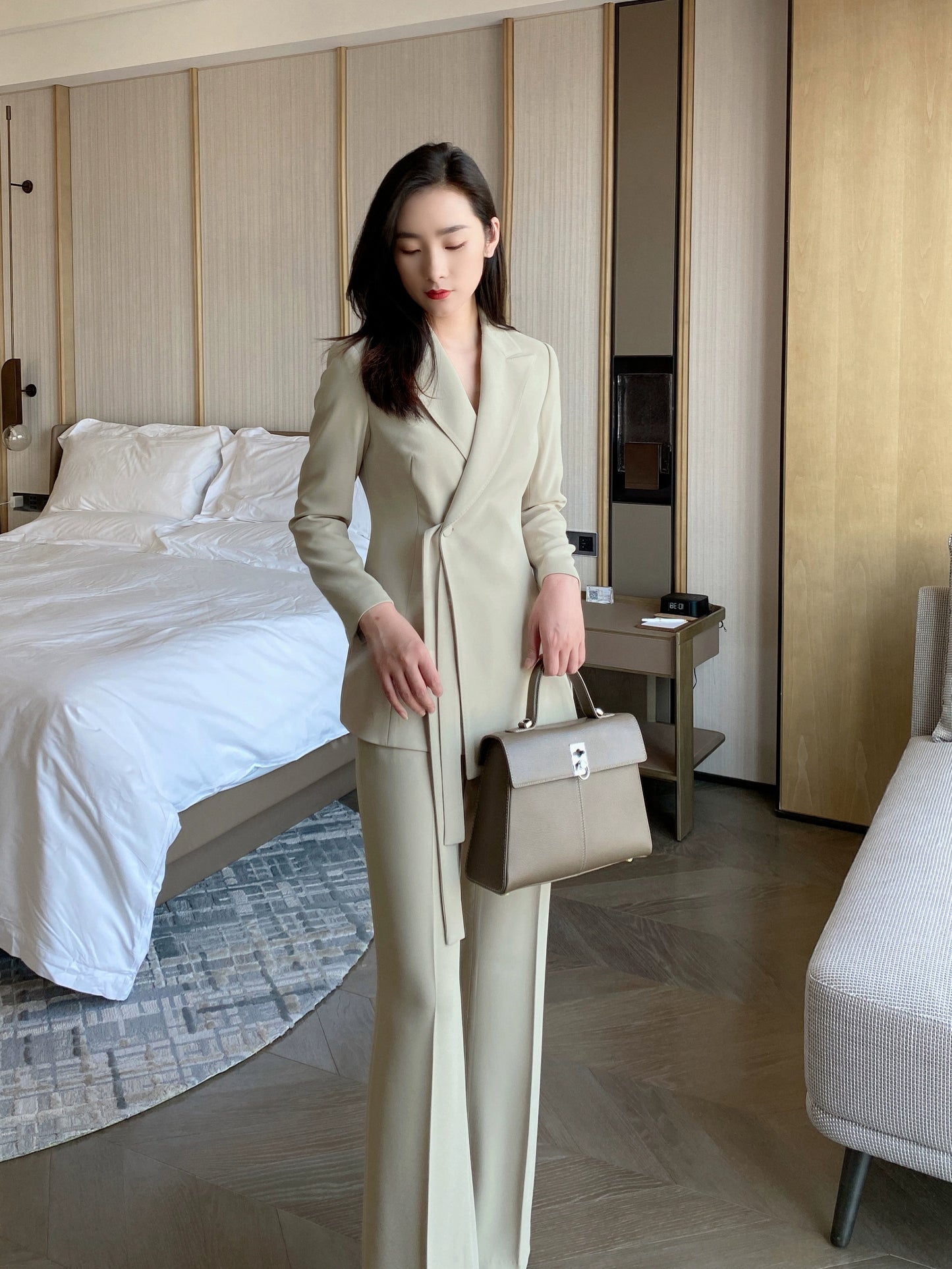 Avocado Green Slim-Fit Women's Suit Set with Trousers