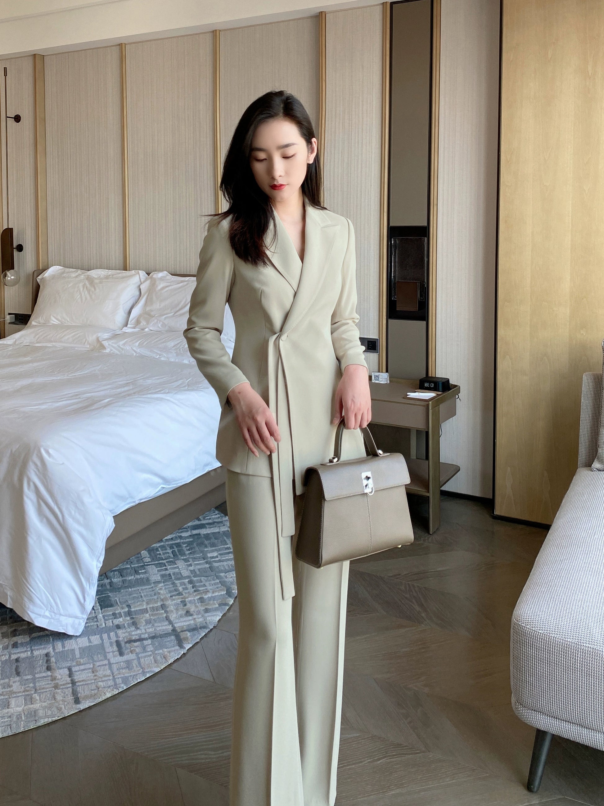 Avocado Green Slim-Fit Women's Suit Set with Trousers