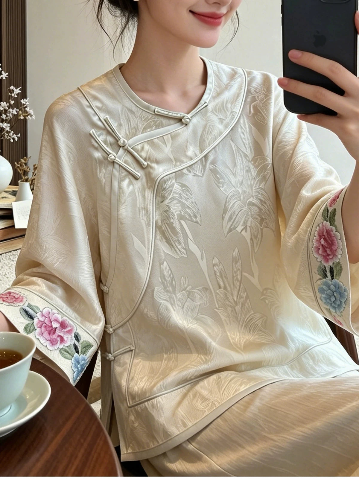Women's Vintage Chinese Brocade Embroidered Loose Coat