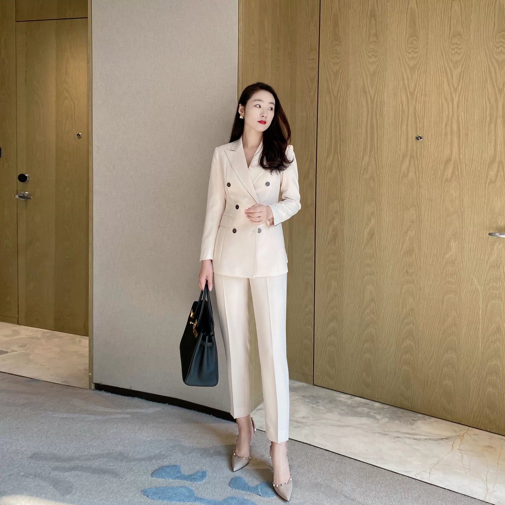 Beige Autumn Classic Suit with Tailored Trousers – Bright Style