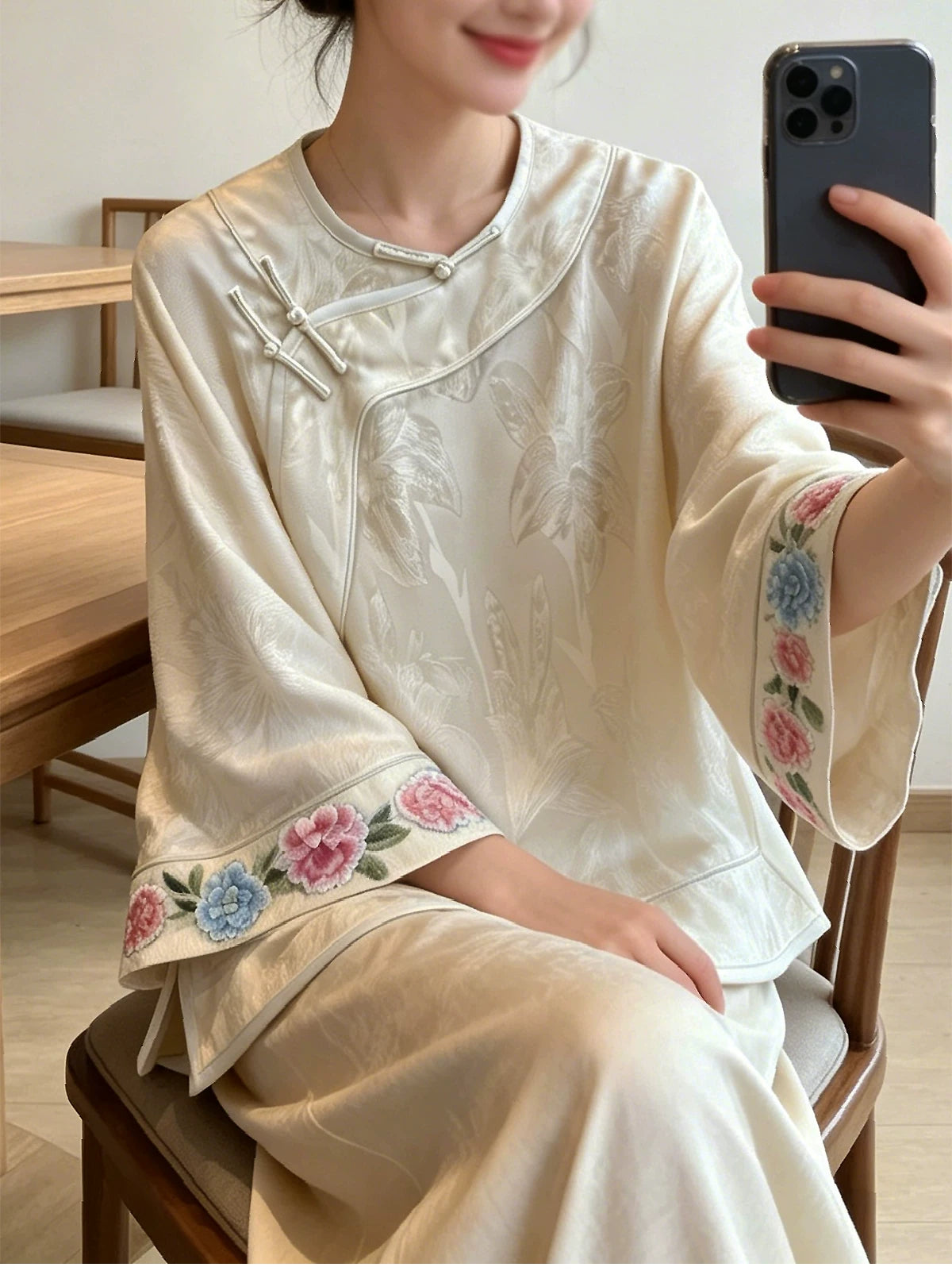 Women's Vintage Chinese Brocade Embroidered Loose Coat