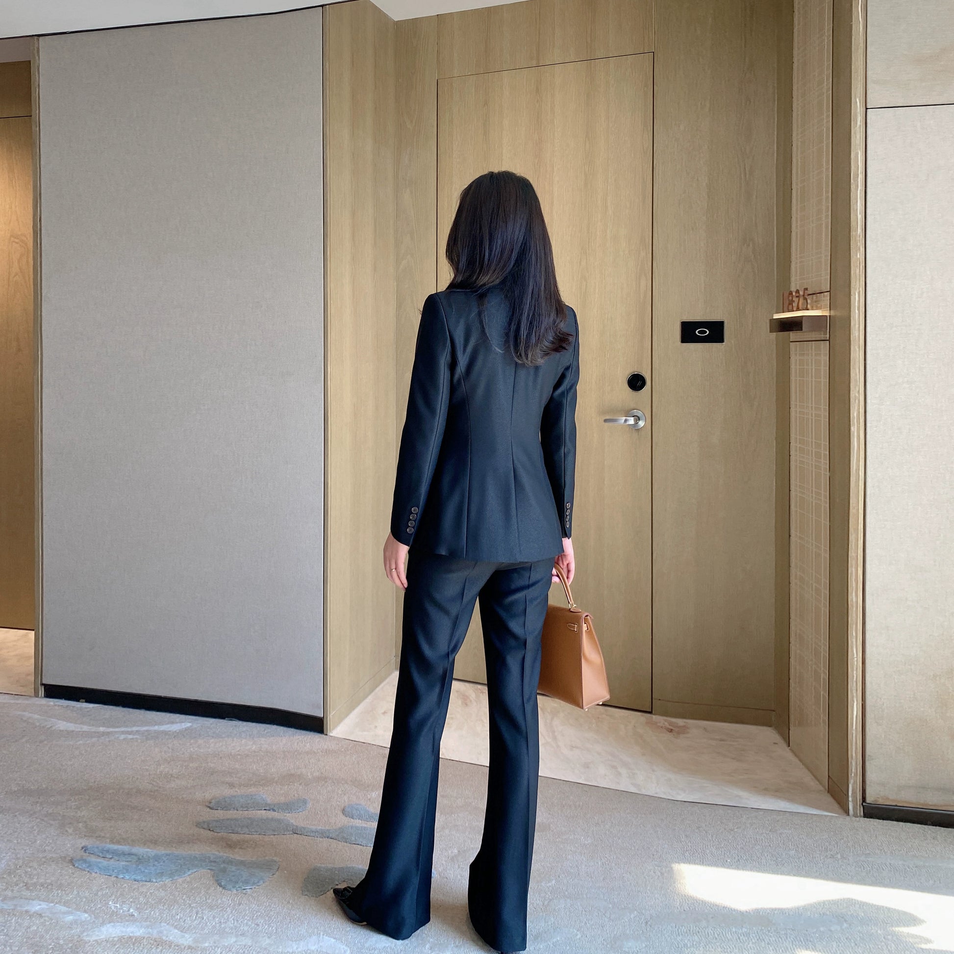 Autumn High-End Black Polyester Suit with Slim Fit Flared Trousers