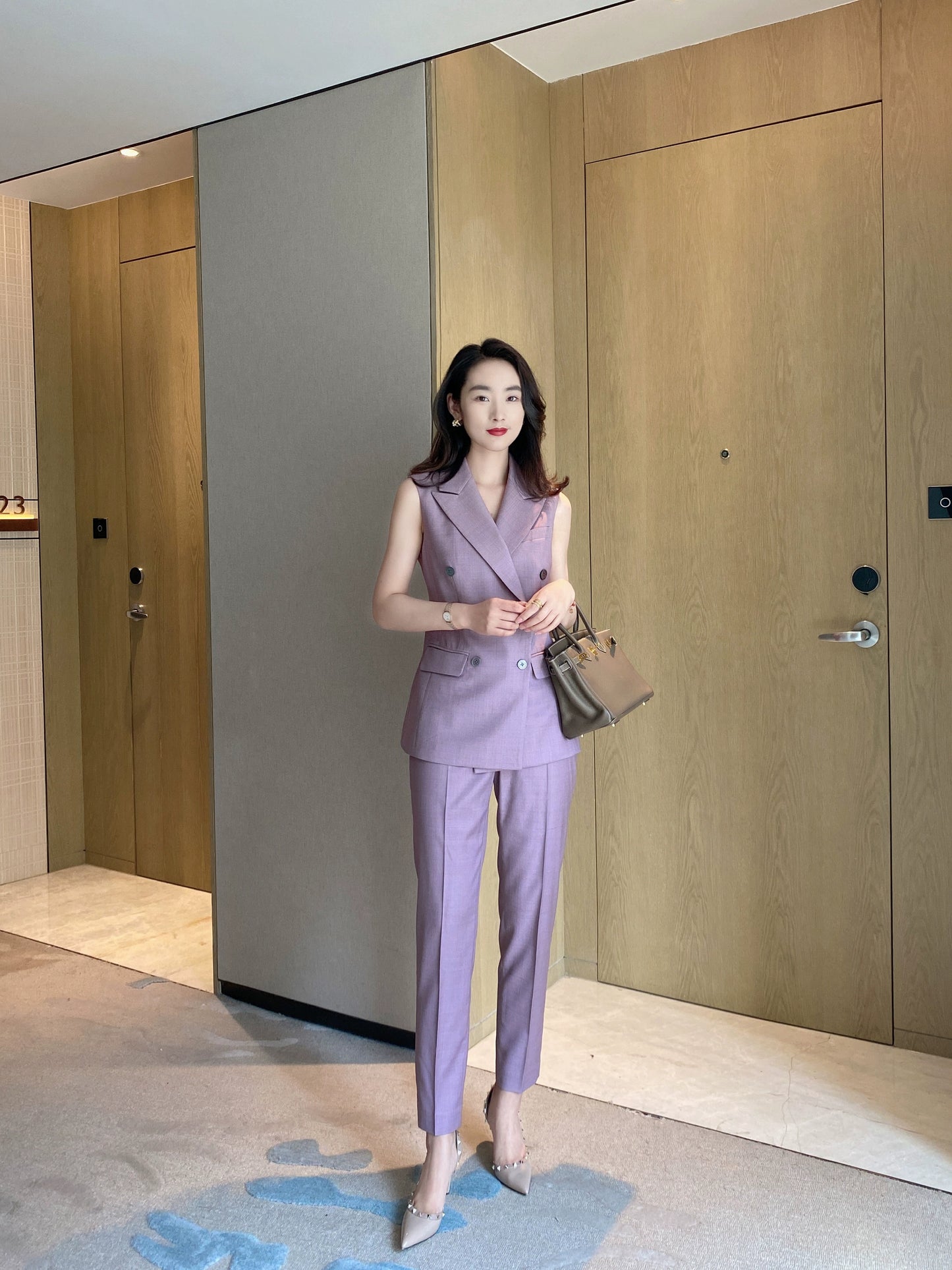 Summer Sleeveless Vest with Classic Suit Jacket and Slim Trousers