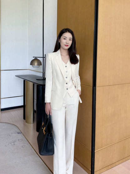 Elegant White Fitted Classic Suit Set for Women