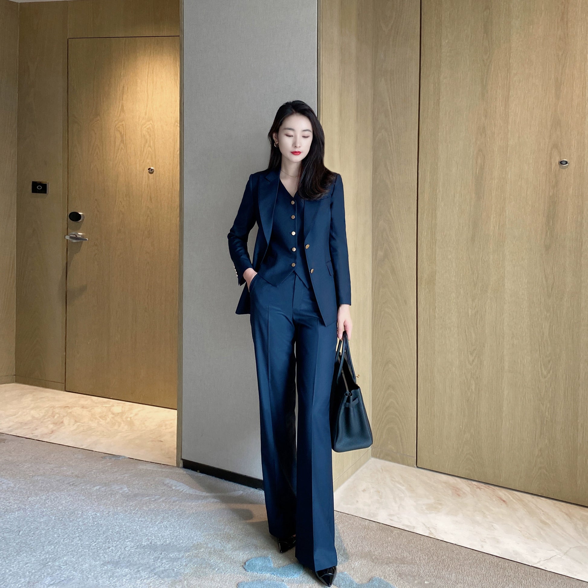 Elegant Blue-Black Women's 3-Piece Tailored Waist-Fitted Suit Set