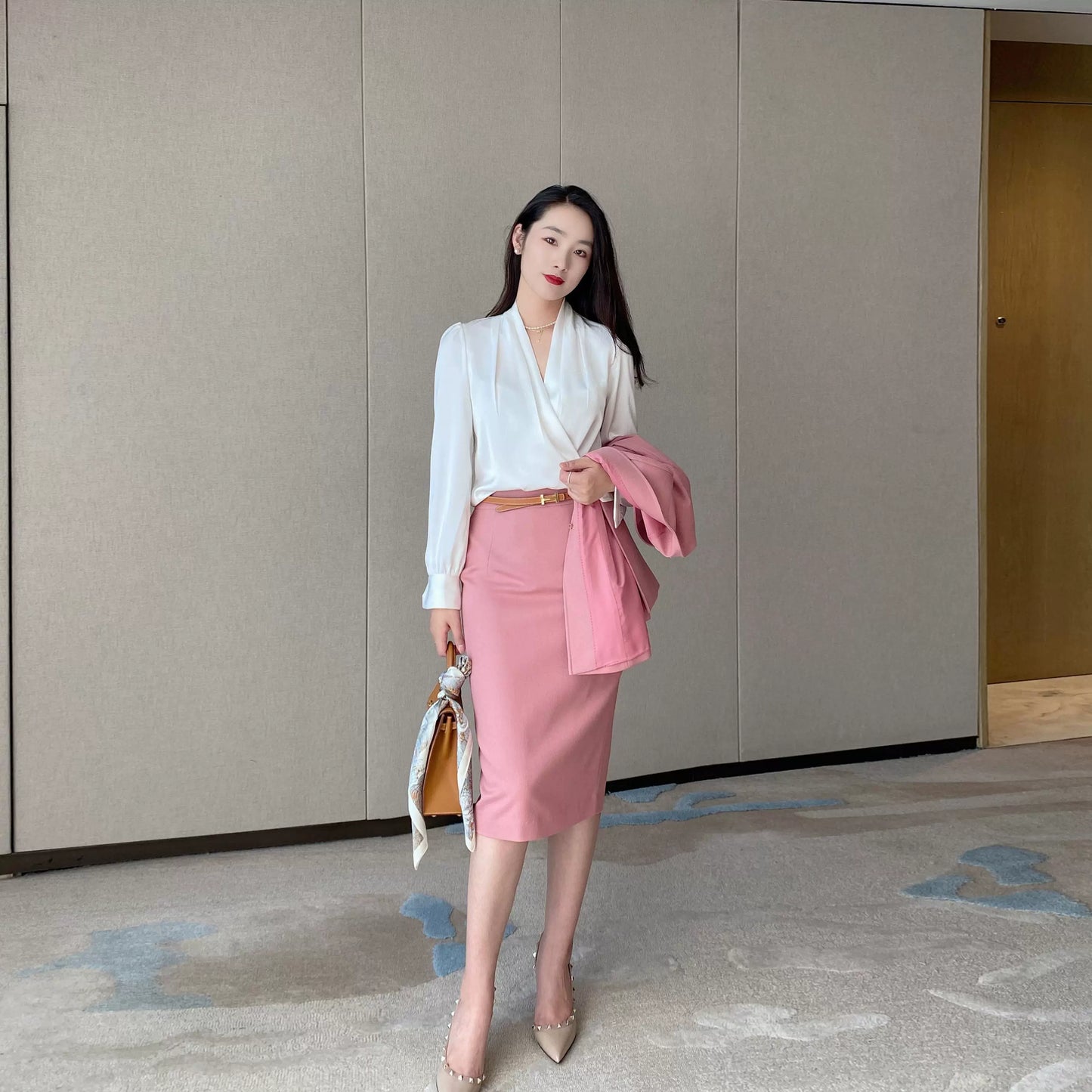 Elegant Autumn Long‑Sleeve V‑Neck Casual Shirt for Women