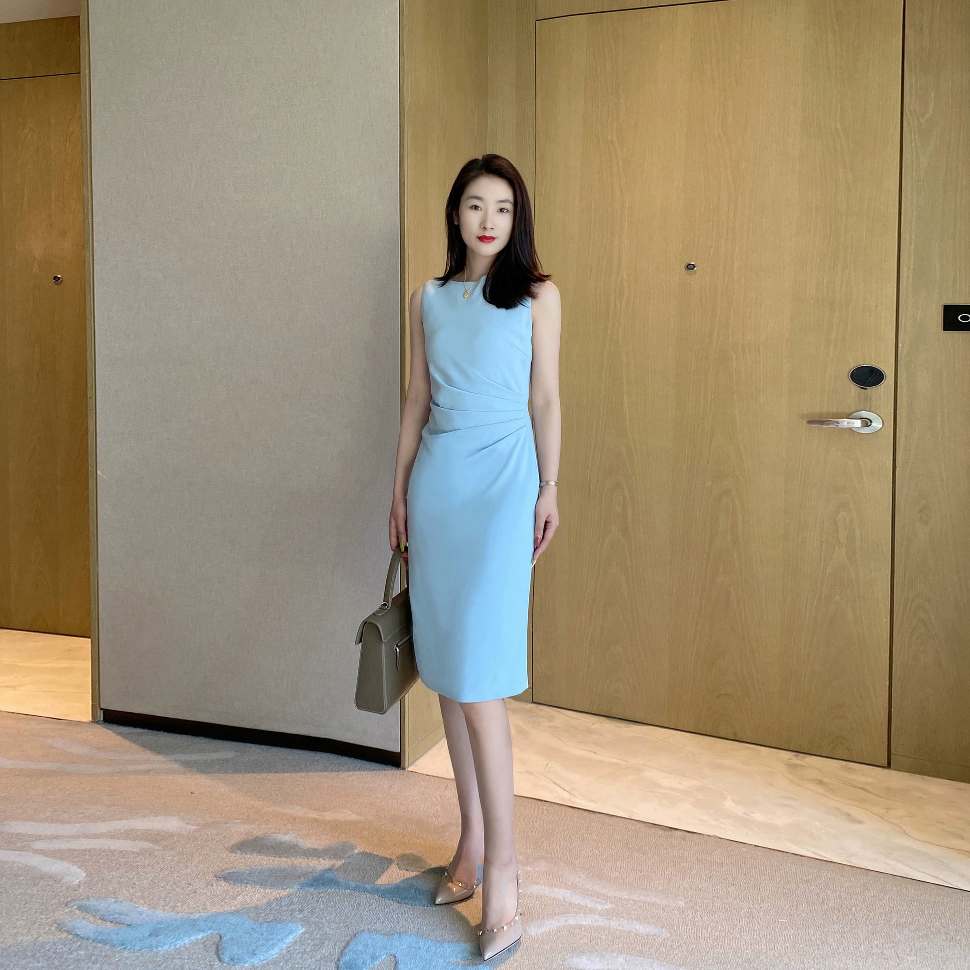 Elegant White-Blue Pleated One-Step Summer Skirt – Slim Fit Goddess Style