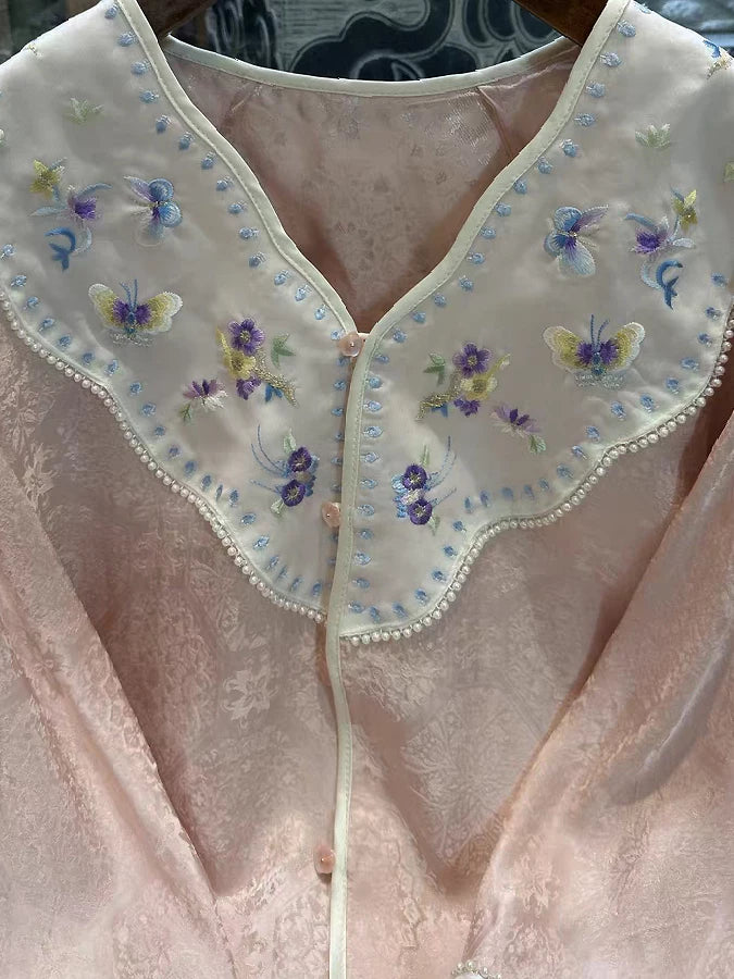 Vintage Women's Open-Front Cardigan with Heavy Embroidery and Cloud Collar