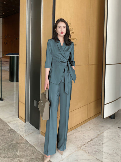 Elegant Green Fitted Classic Suit with Brace and Trousers
