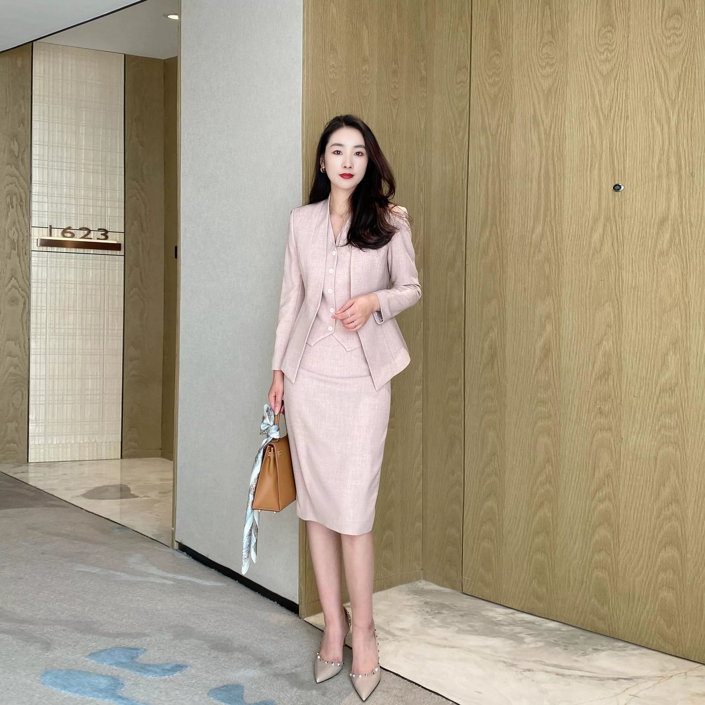 Elegant Spring Women's Three-Piece Suit Set with Hip Accent
