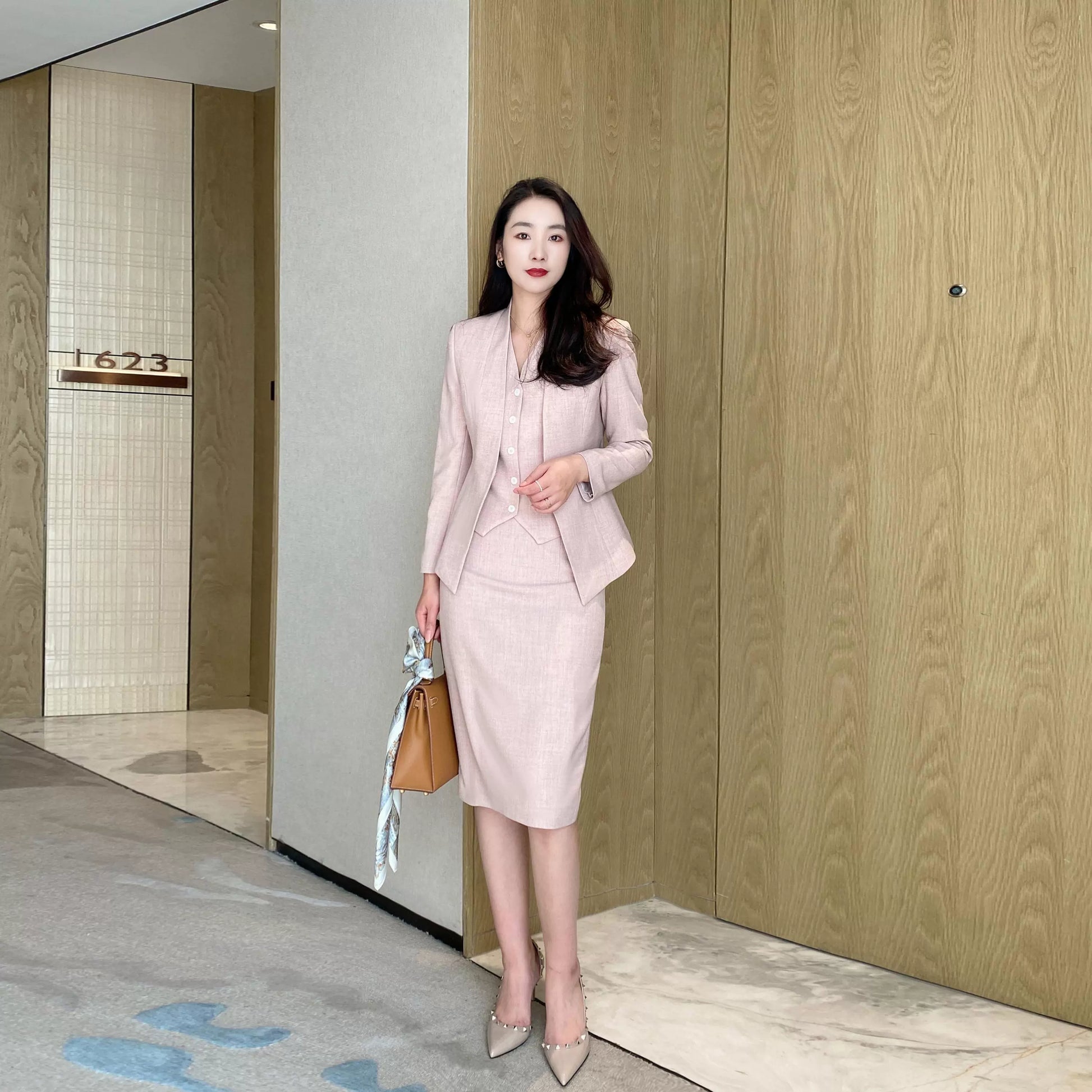 Elegant Spring Women's Three-Piece Suit Set with Hip Accent