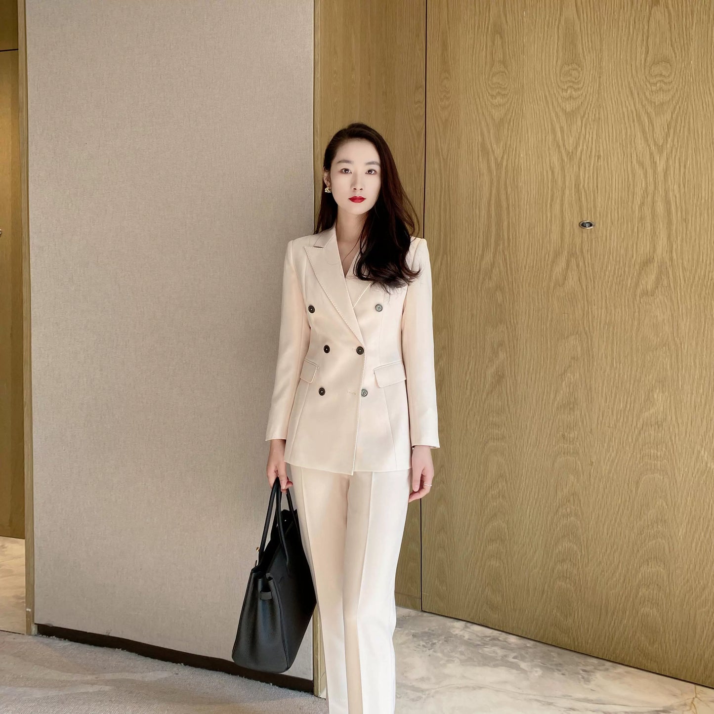 Beige Autumn Classic Suit with Tailored Trousers – Bright Style
