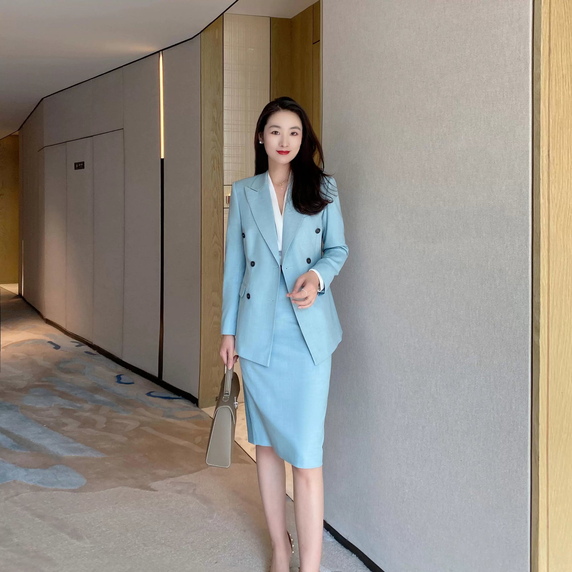 Elegant Celadon Spring Pleated Skirt Suit – Fitted Hip‑Accented