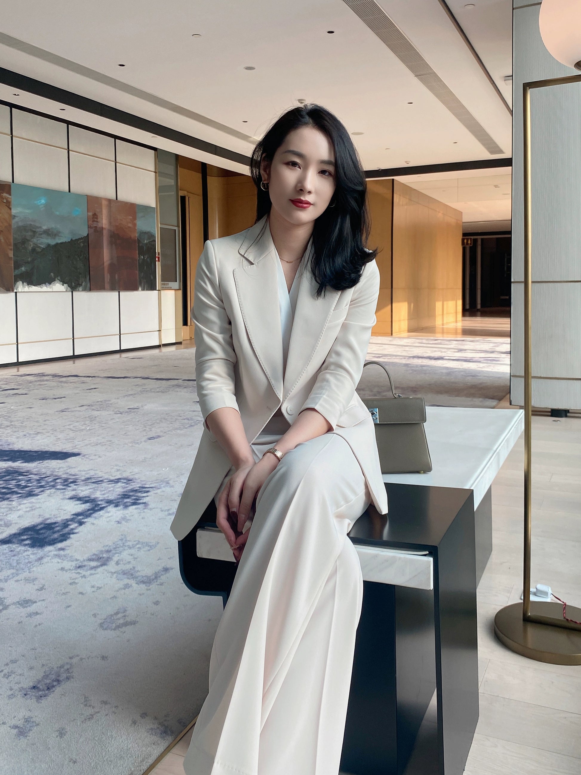 Summer White Leisure Suit Set with Loose Straight Pants and Seven‑Sleeve Top