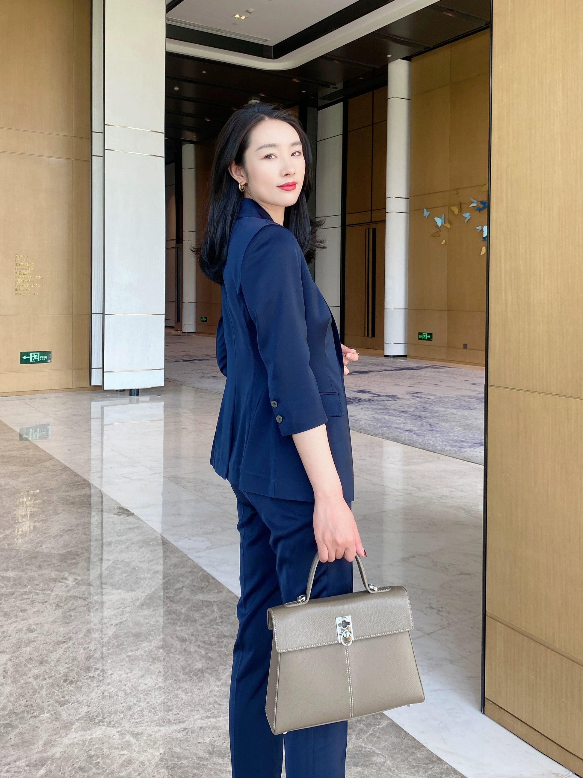 Elegant Summer Slim-Fit Professional Suit Jacket for Women