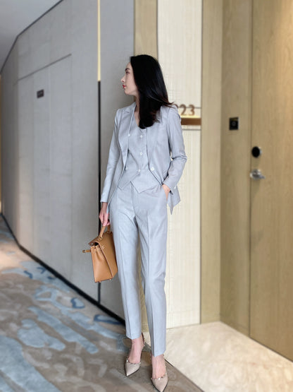 Light Grey Autumn Classic 3‑Piece Slim Fit Suit Set