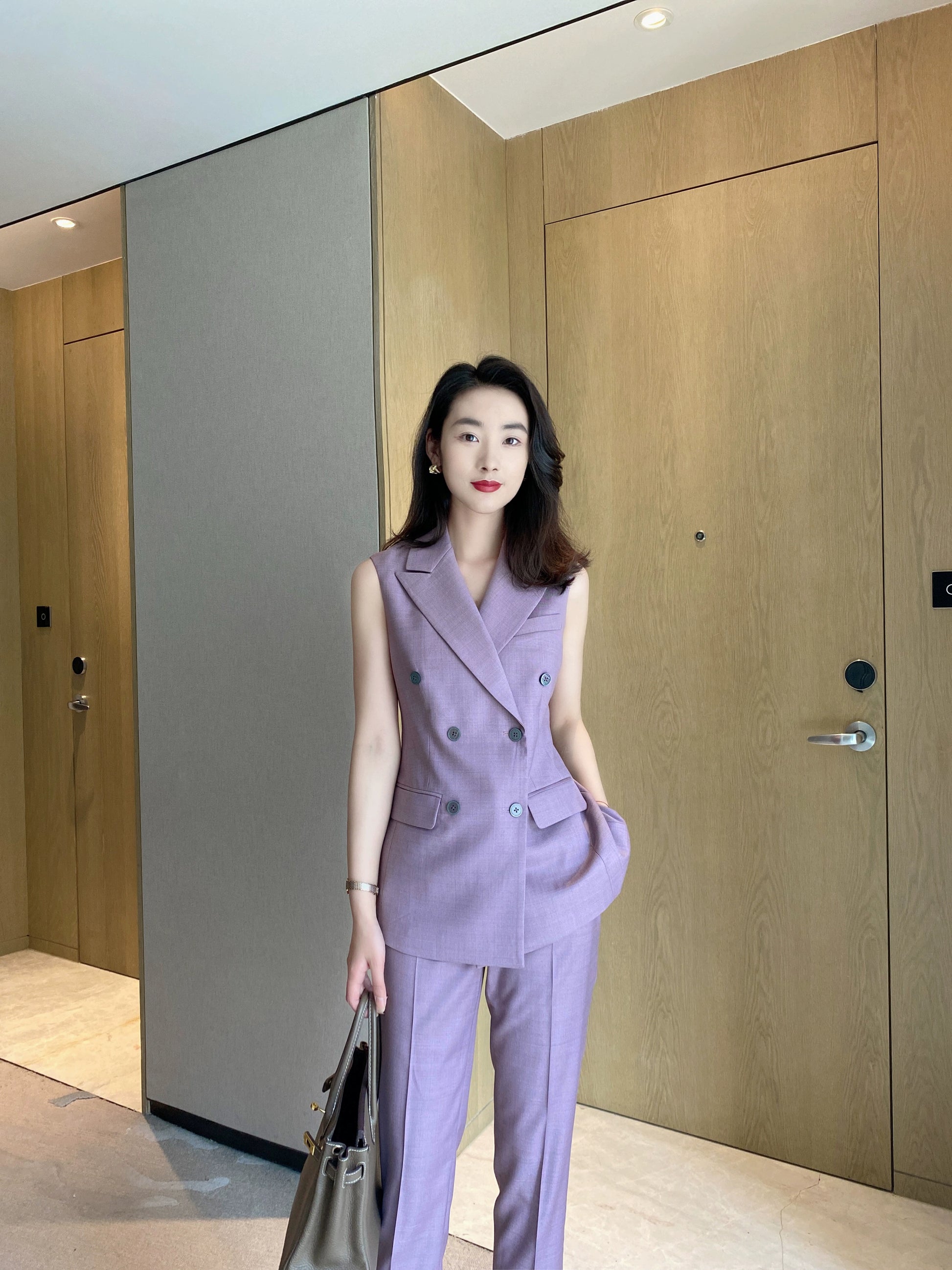 Summer Sleeveless Vest with Classic Suit Jacket and Slim Trousers