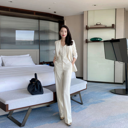 Elegant Off-White Slim-Fit 3-Piece Women's Suit Set for Professionals