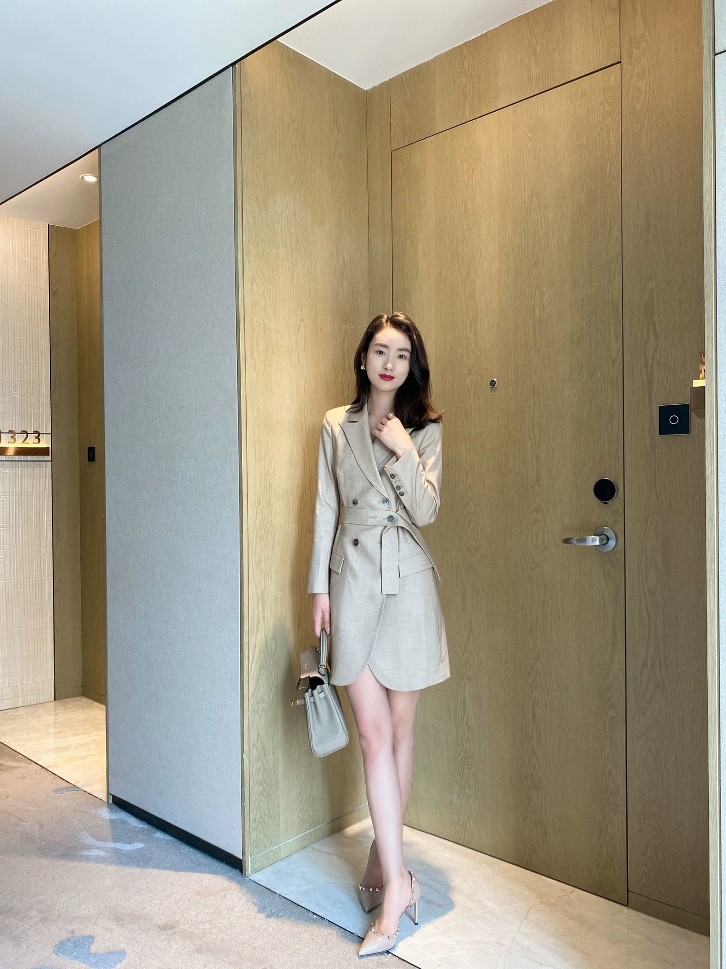 Light Brown Summer Suit with Fitted Skirt and Brace