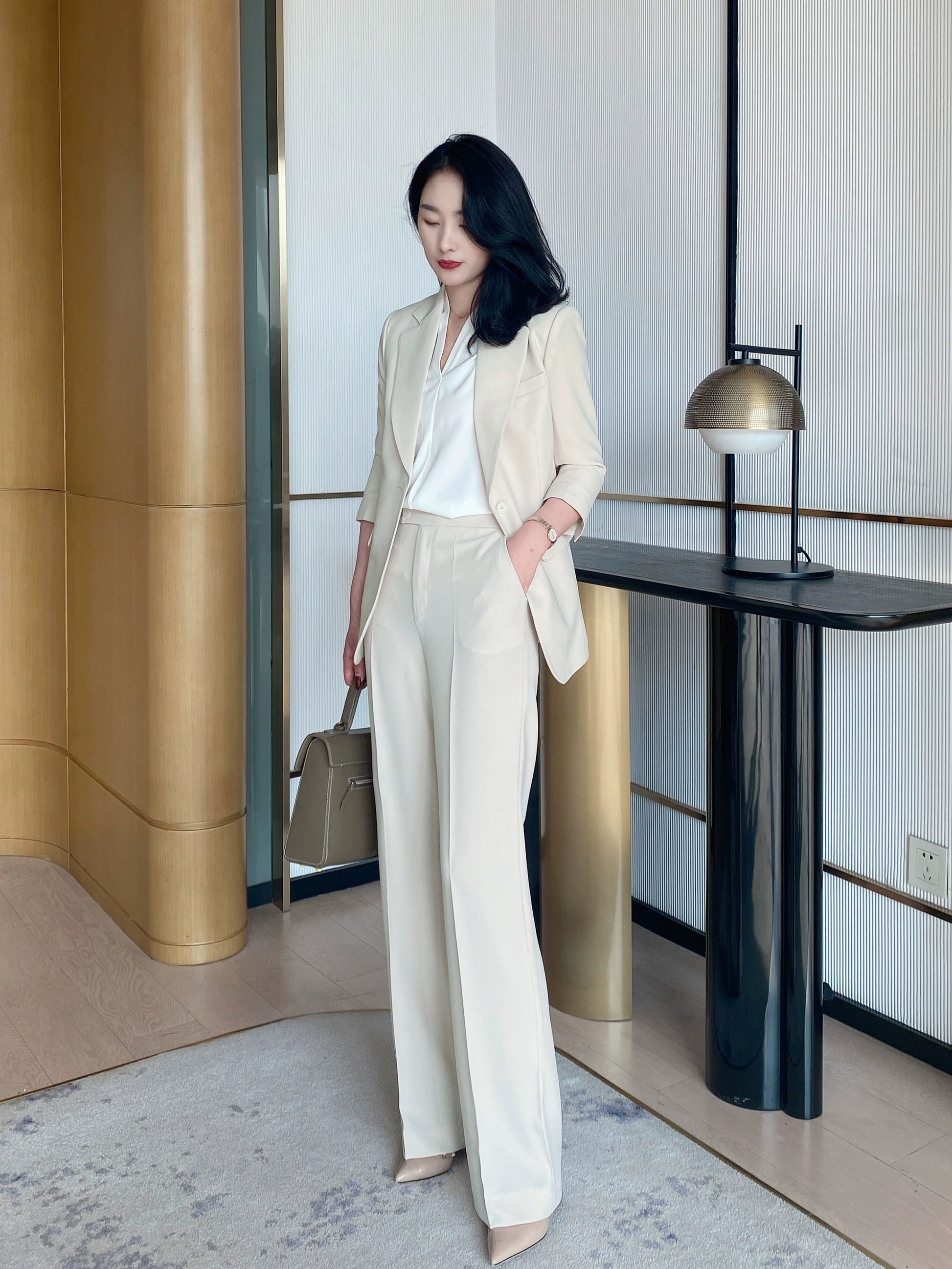 Summer White Leisure Suit Set with Loose Straight Pants and Seven‑Sleeve Top